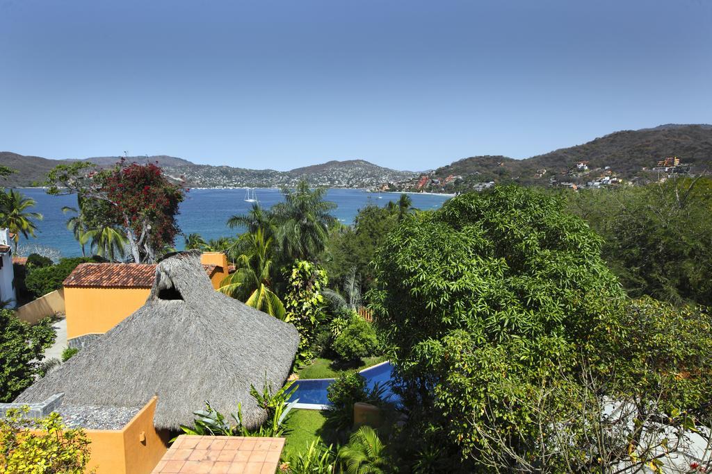 Hotel Casa Don Francisco Ixtapa  Exterior photo