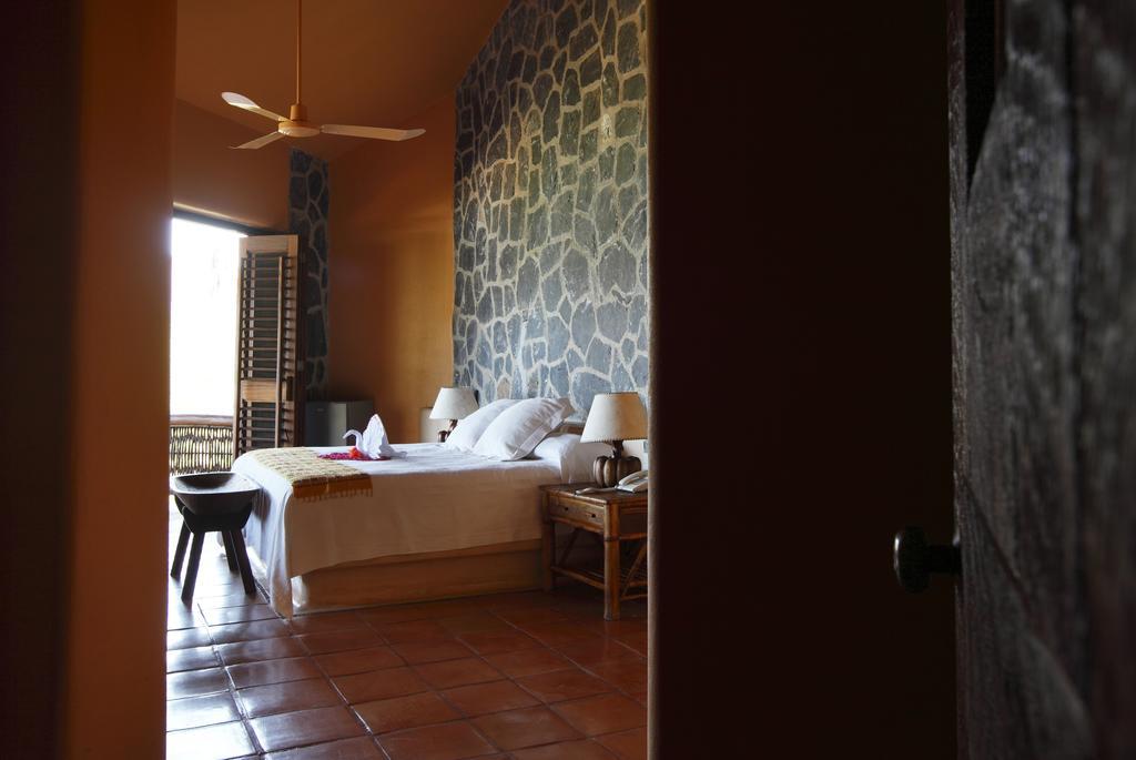 Hotel Casa Don Francisco Ixtapa  Exterior photo