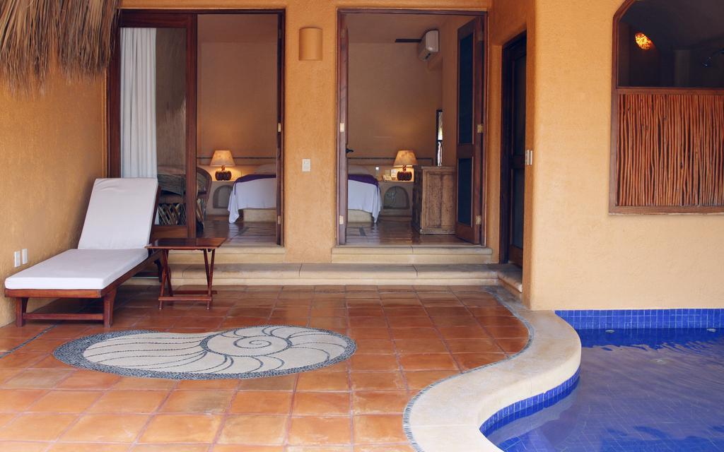 Hotel Casa Don Francisco Ixtapa  Exterior photo