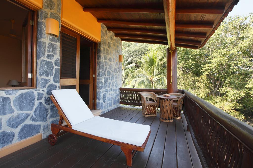 Hotel Casa Don Francisco Ixtapa  Exterior photo