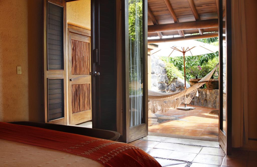 Hotel Casa Don Francisco Ixtapa  Exterior photo