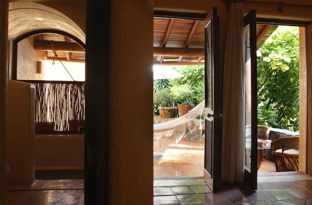 Hotel Casa Don Francisco Ixtapa  Exterior photo