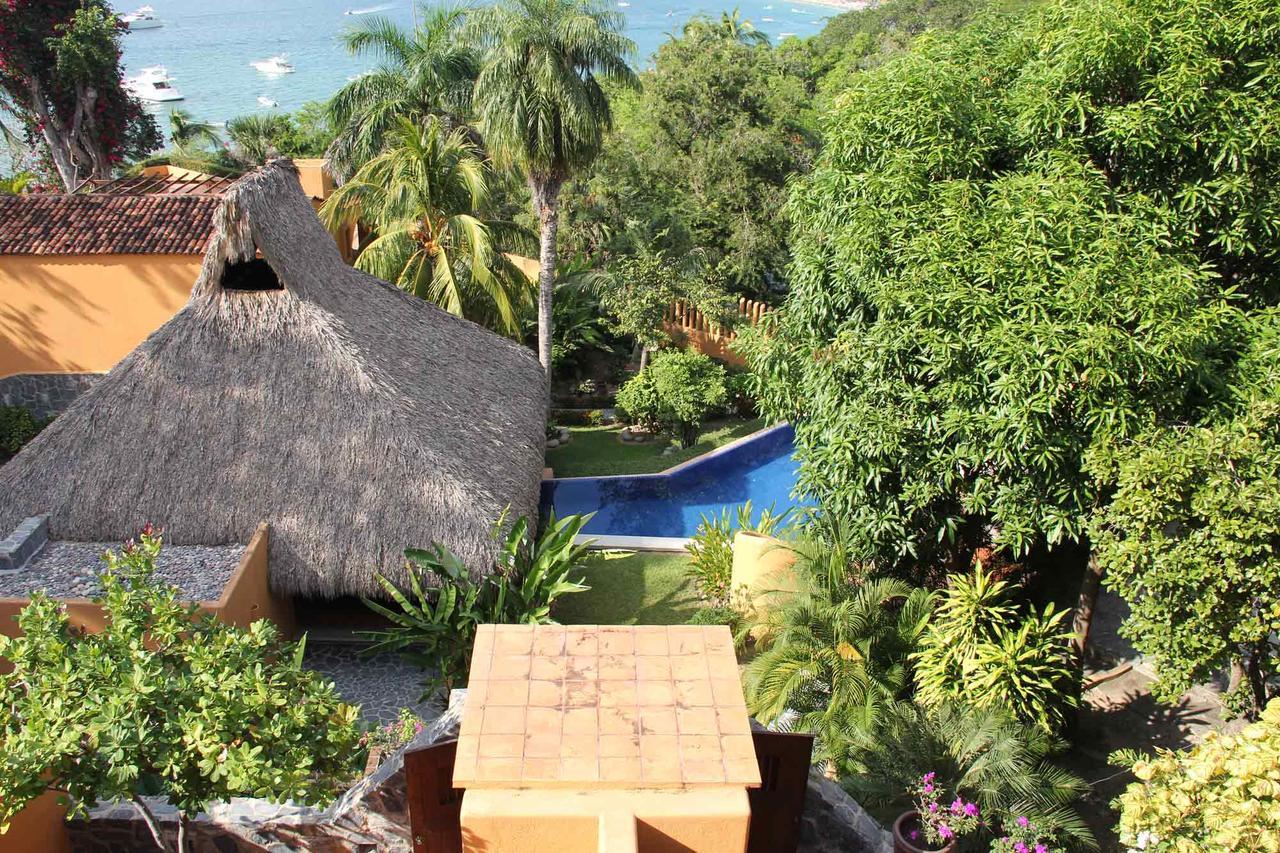 Hotel Casa Don Francisco Ixtapa  Exterior photo